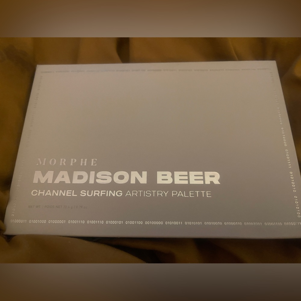Morphe Madison Beer Channel Surfing Artistry Palette-Brand New!